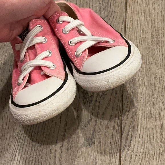 Converse Lot of 2 Gray Pink Sneakers Classic Low-Top All Star Chucks Size 7 - Picture 3 of 16